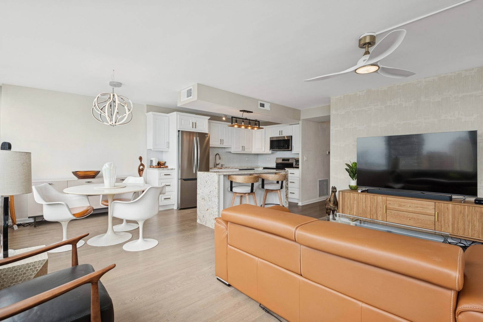 6301 N Sheridan Road Unit: 11G