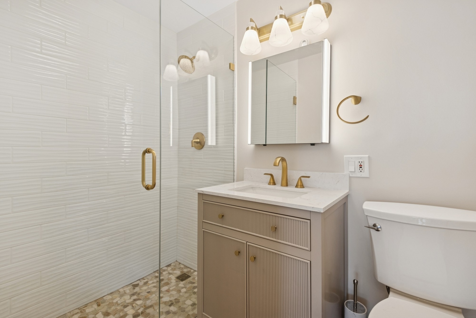 6301 N Sheridan Road Unit: 11G