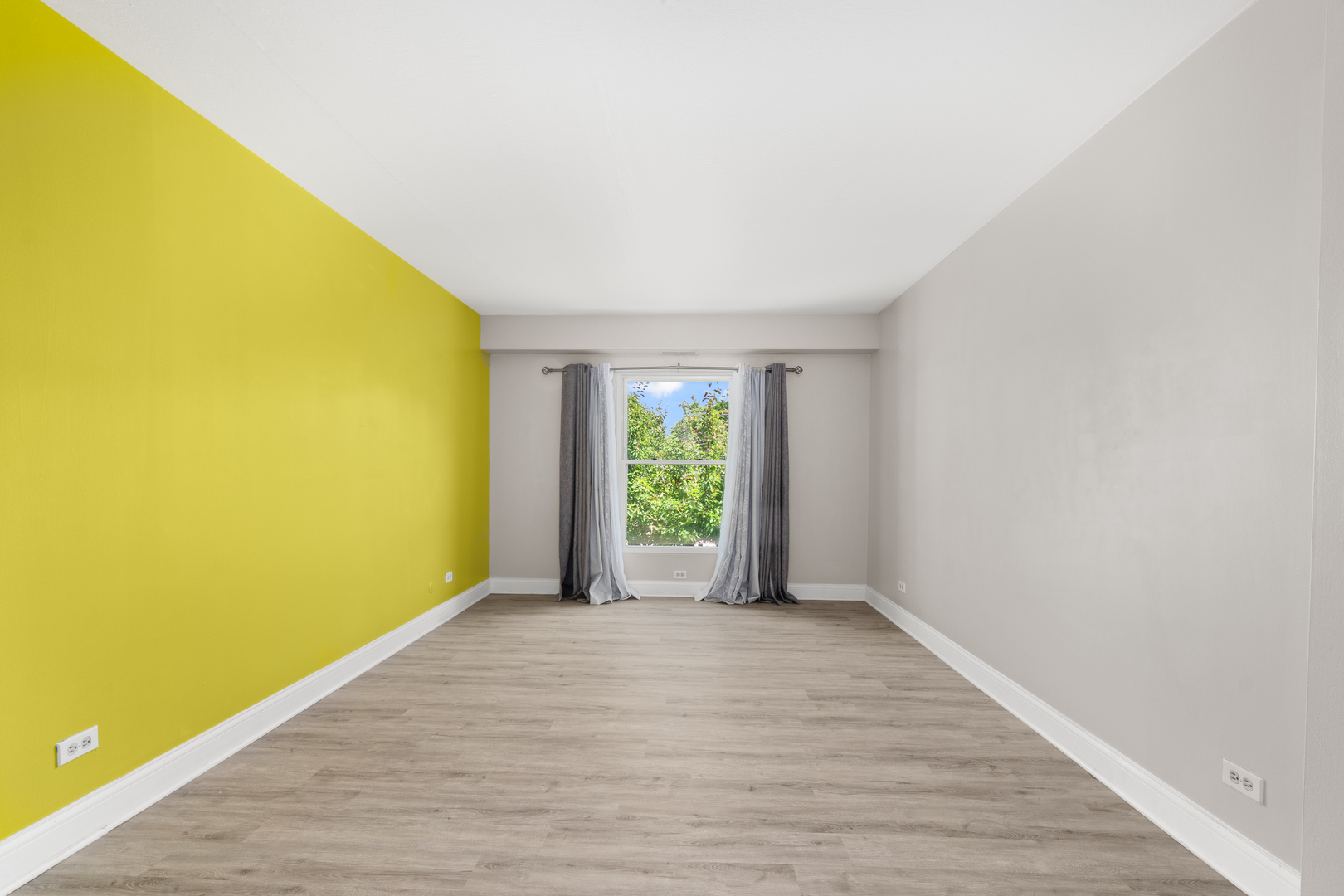 808 N RIVER Road Unit: 2A