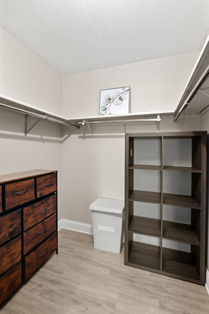 808 N RIVER Road Unit: 2A