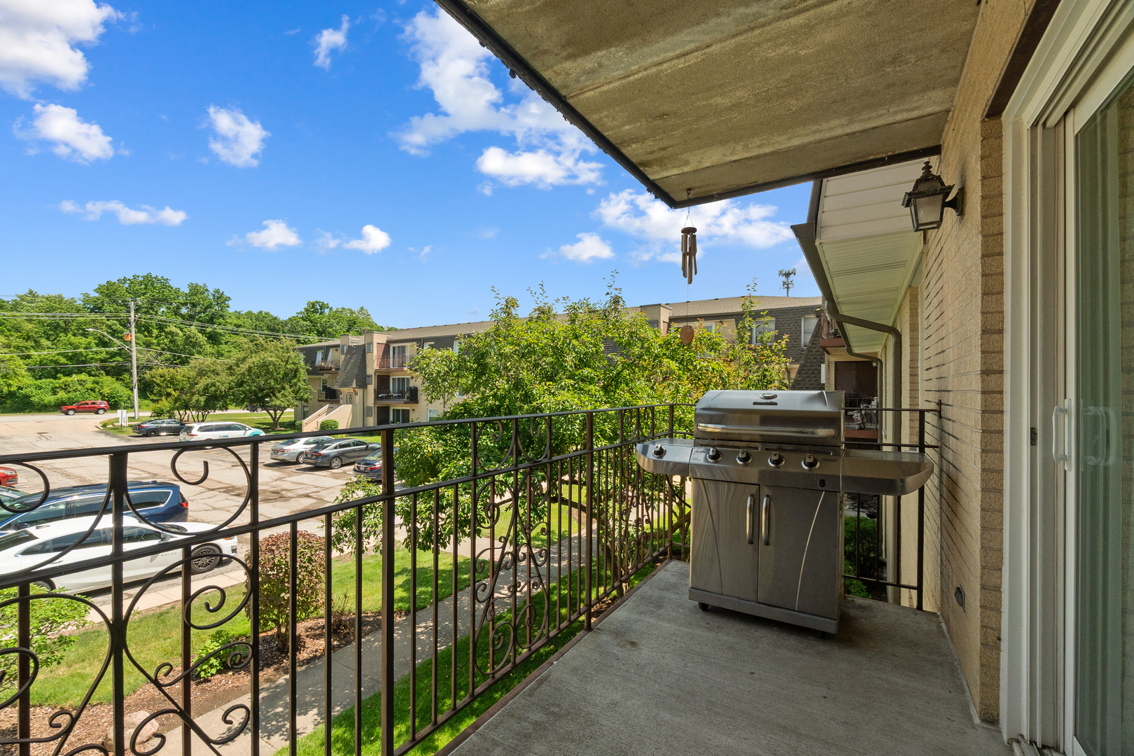 808 N RIVER Road Unit: 2A