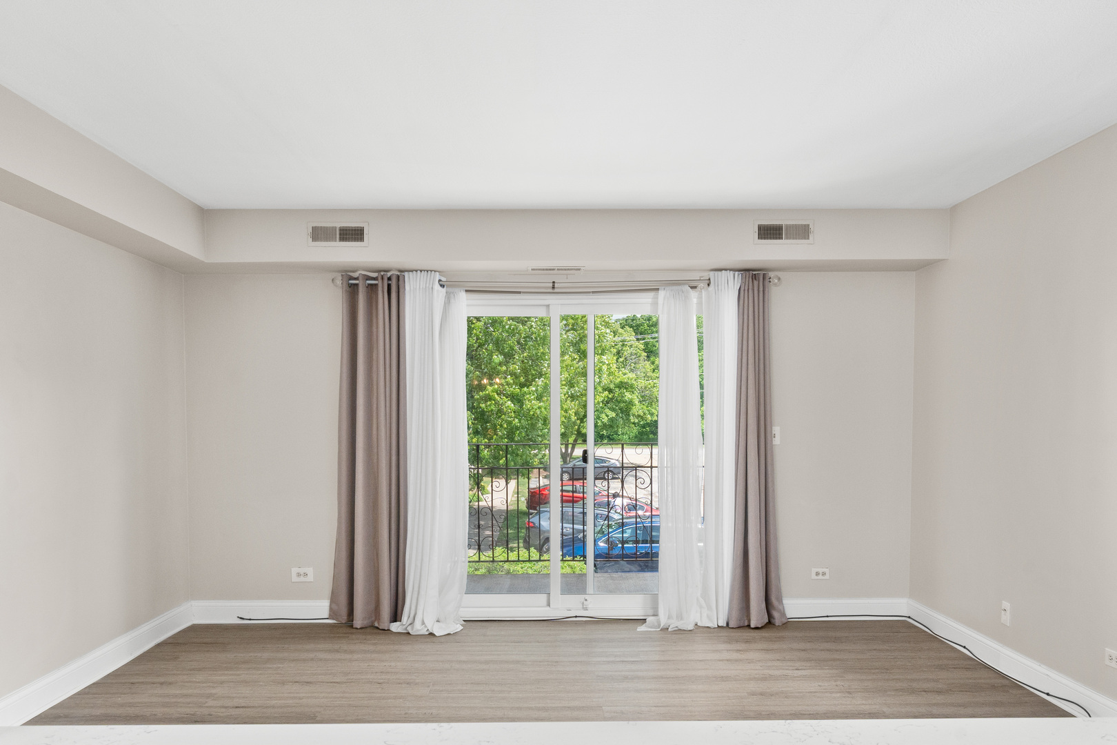 808 N RIVER Road Unit: 2A