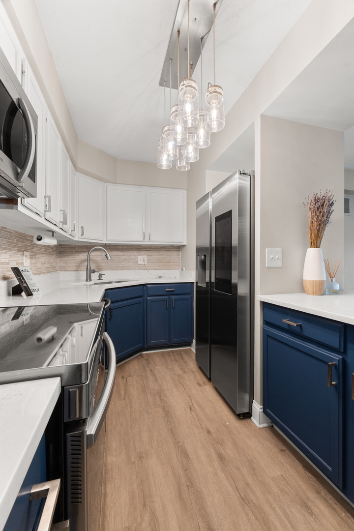 808 N RIVER Road Unit: 2A