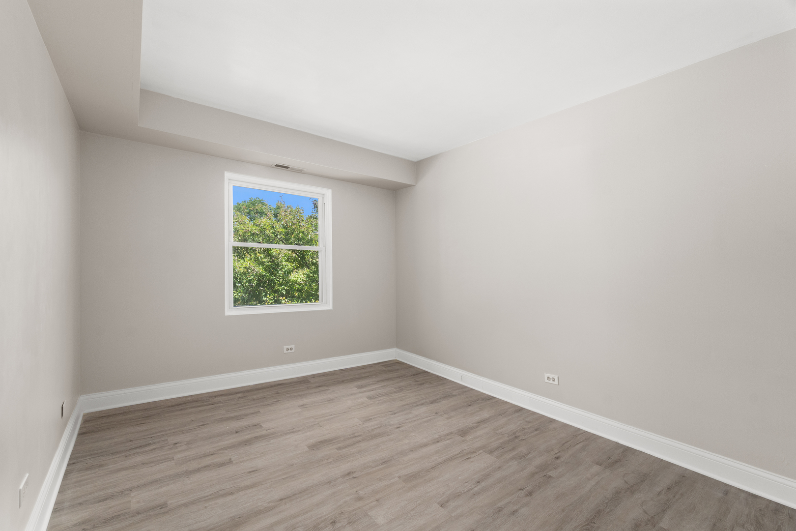 808 N RIVER Road Unit: 2A