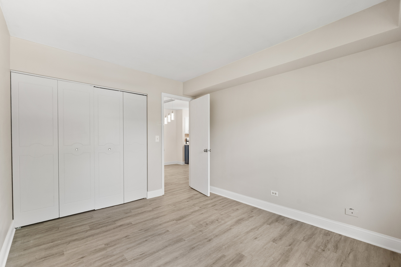808 N RIVER Road Unit: 2A