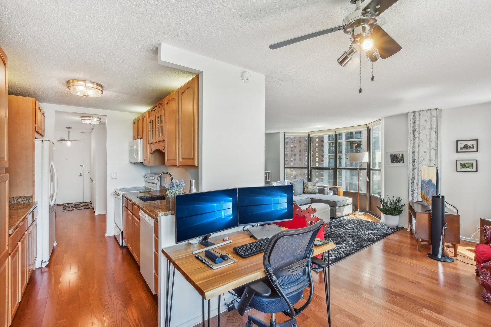 899 S PLYMOUTH Court Unit: 1408