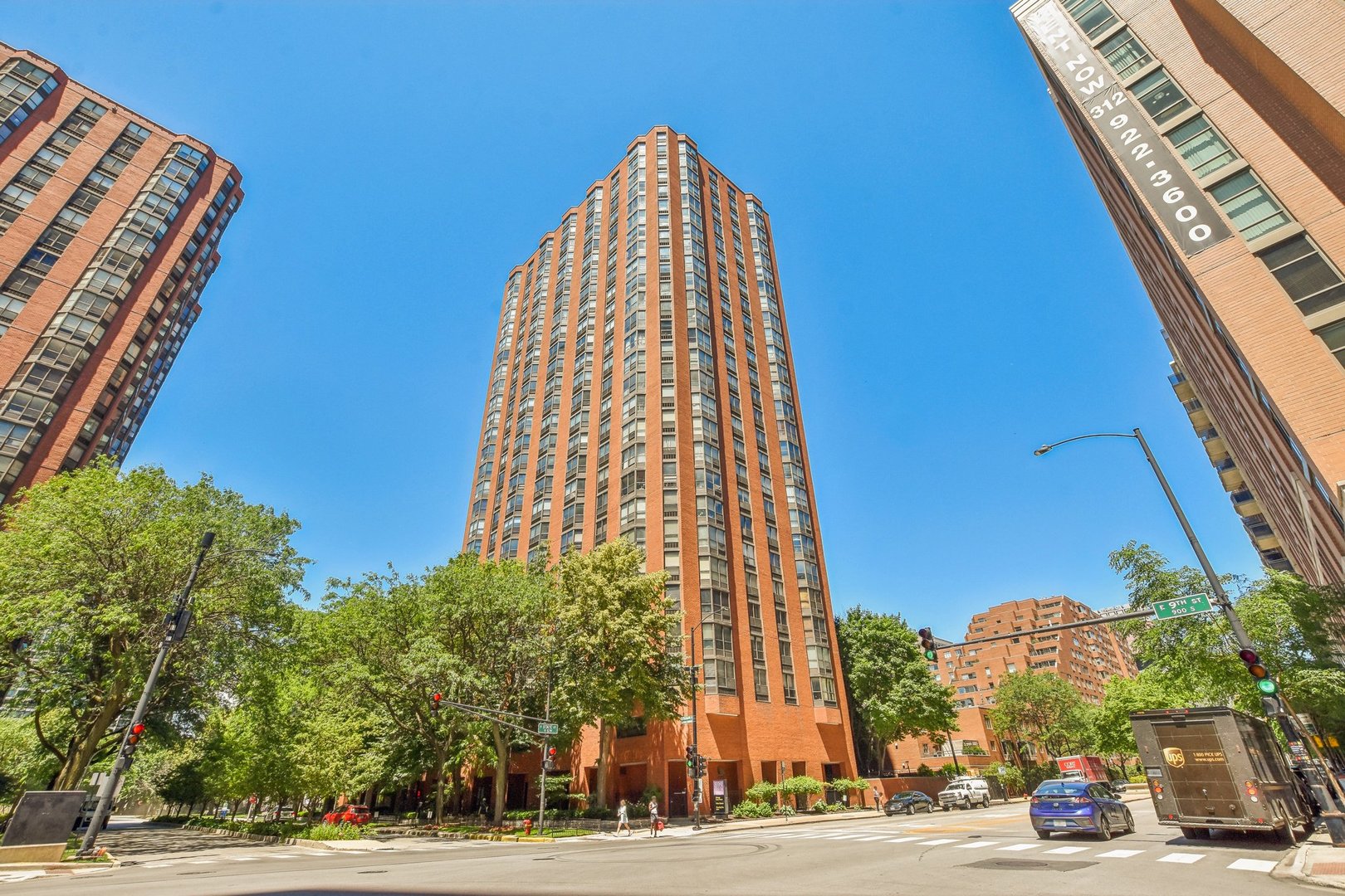 899 S PLYMOUTH Court Unit: 1408