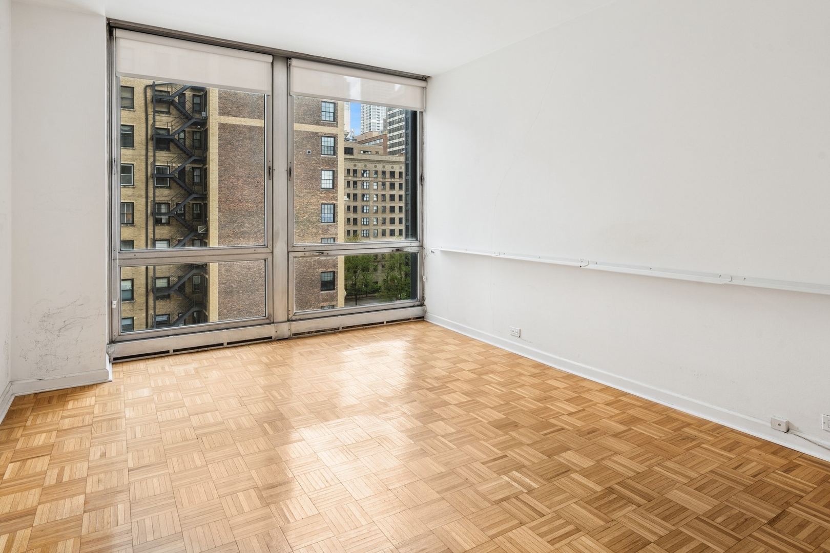 880 N LAKE SHORE Drive Unit: 6G
