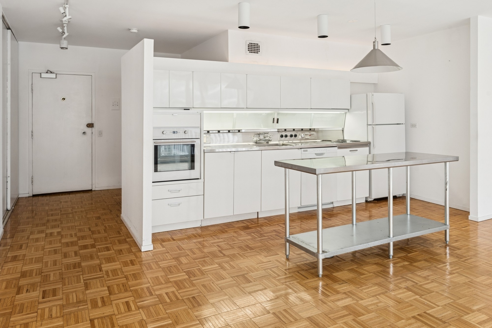 880 N LAKE SHORE Drive Unit: 6G