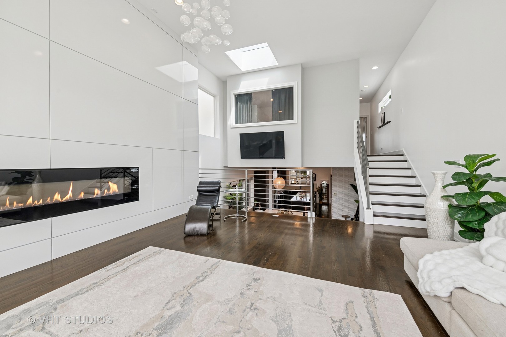 2503 N Maplewood Avenue