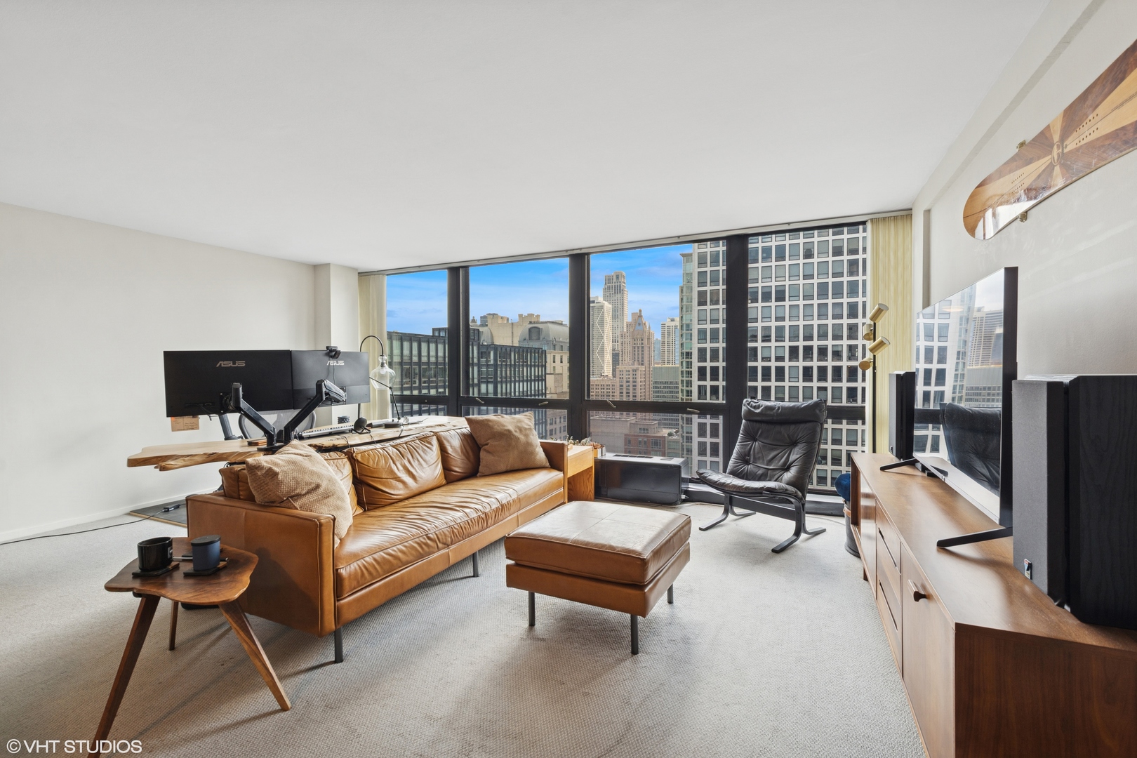 900 N Lake Shore Drive Unit: 2906