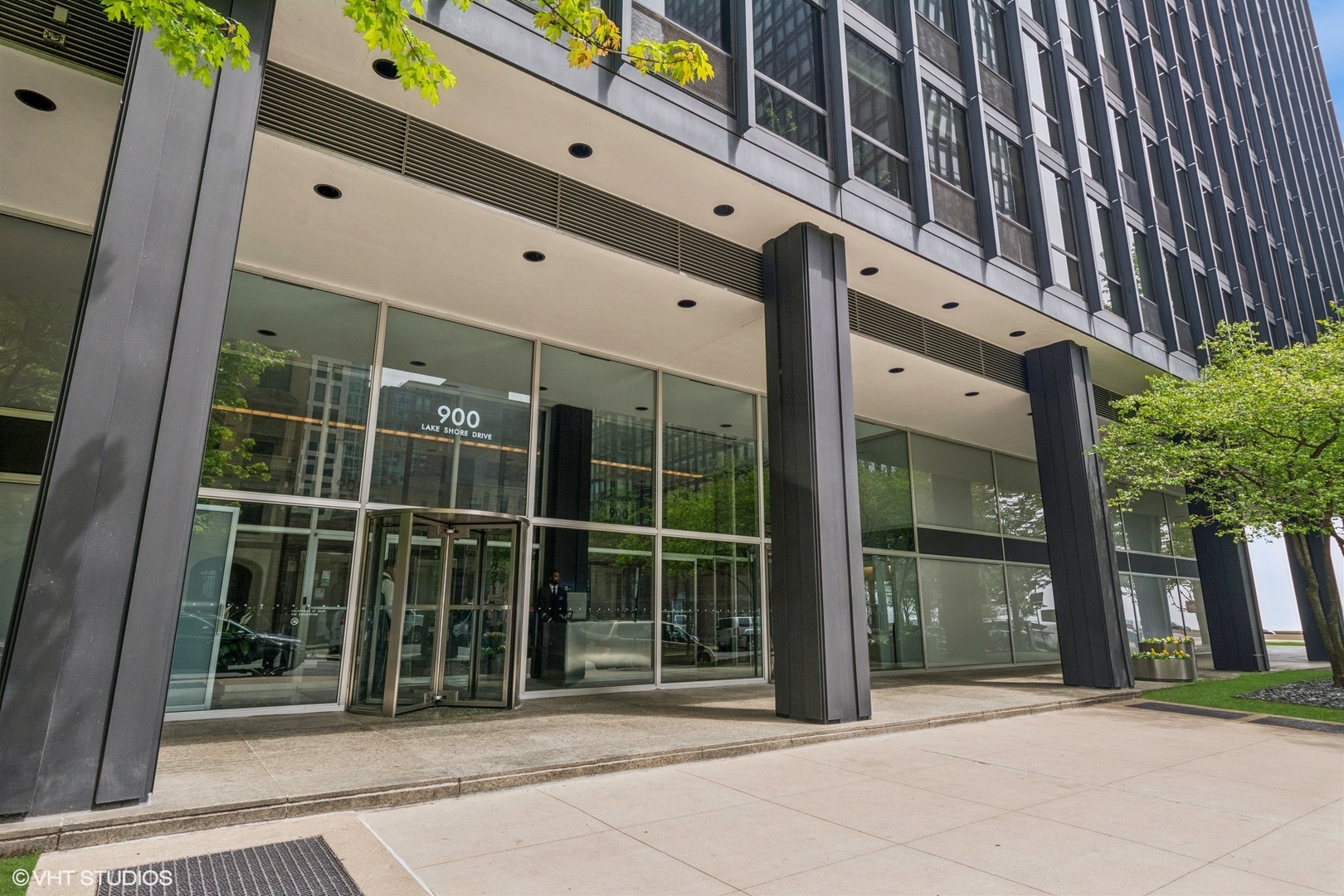 900 N Lake Shore Drive Unit: 2906