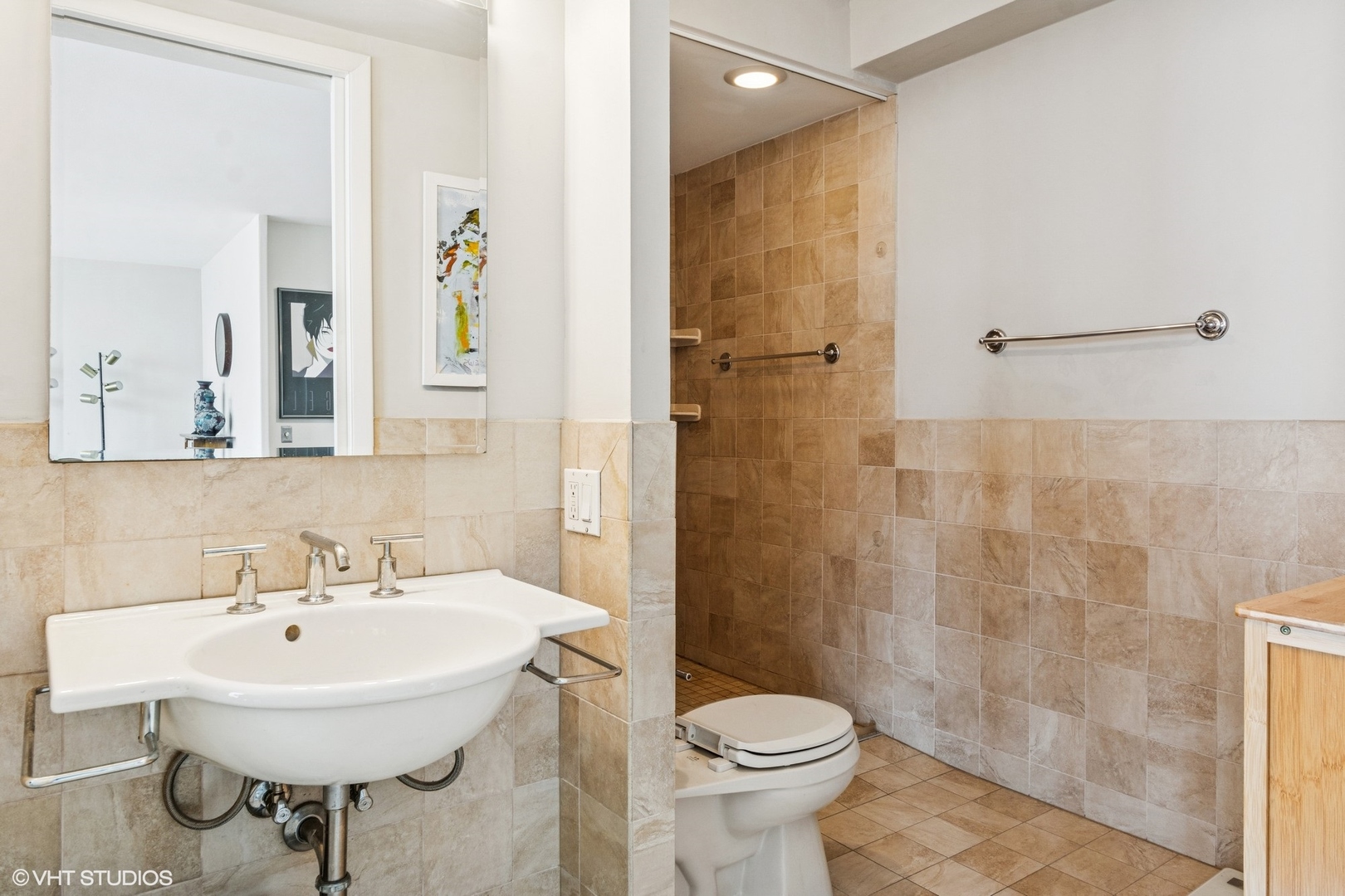 900 N Lake Shore Drive Unit: 2906