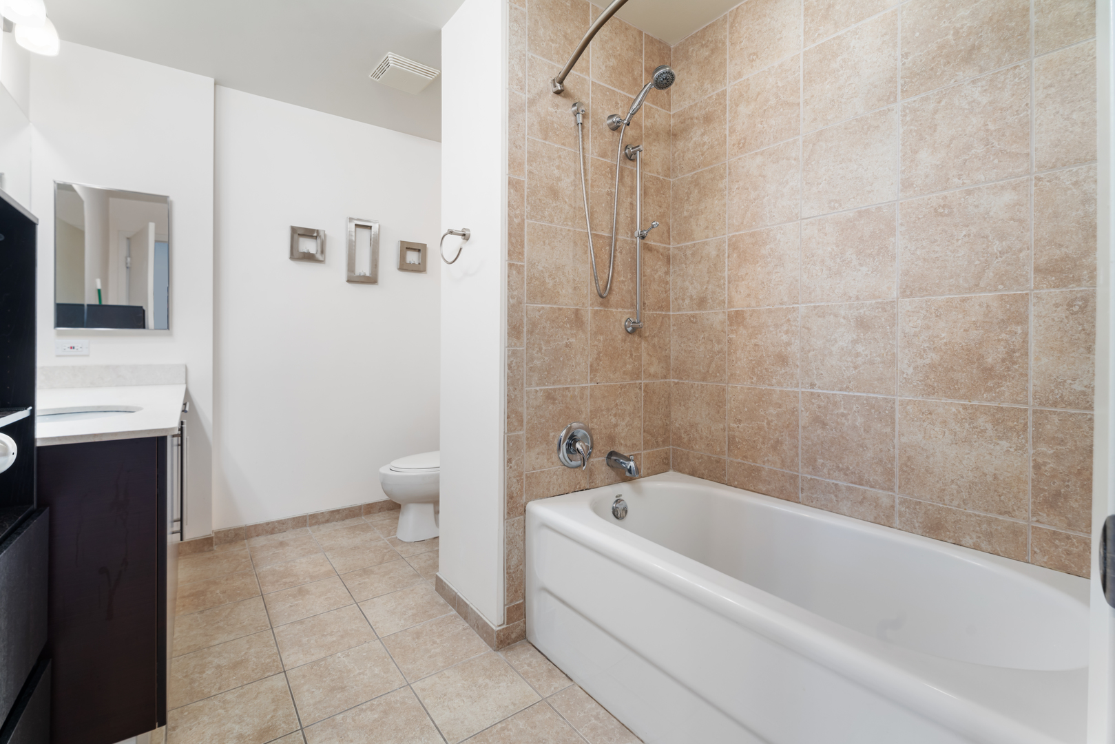 225 S Sangamon Street Unit: 802