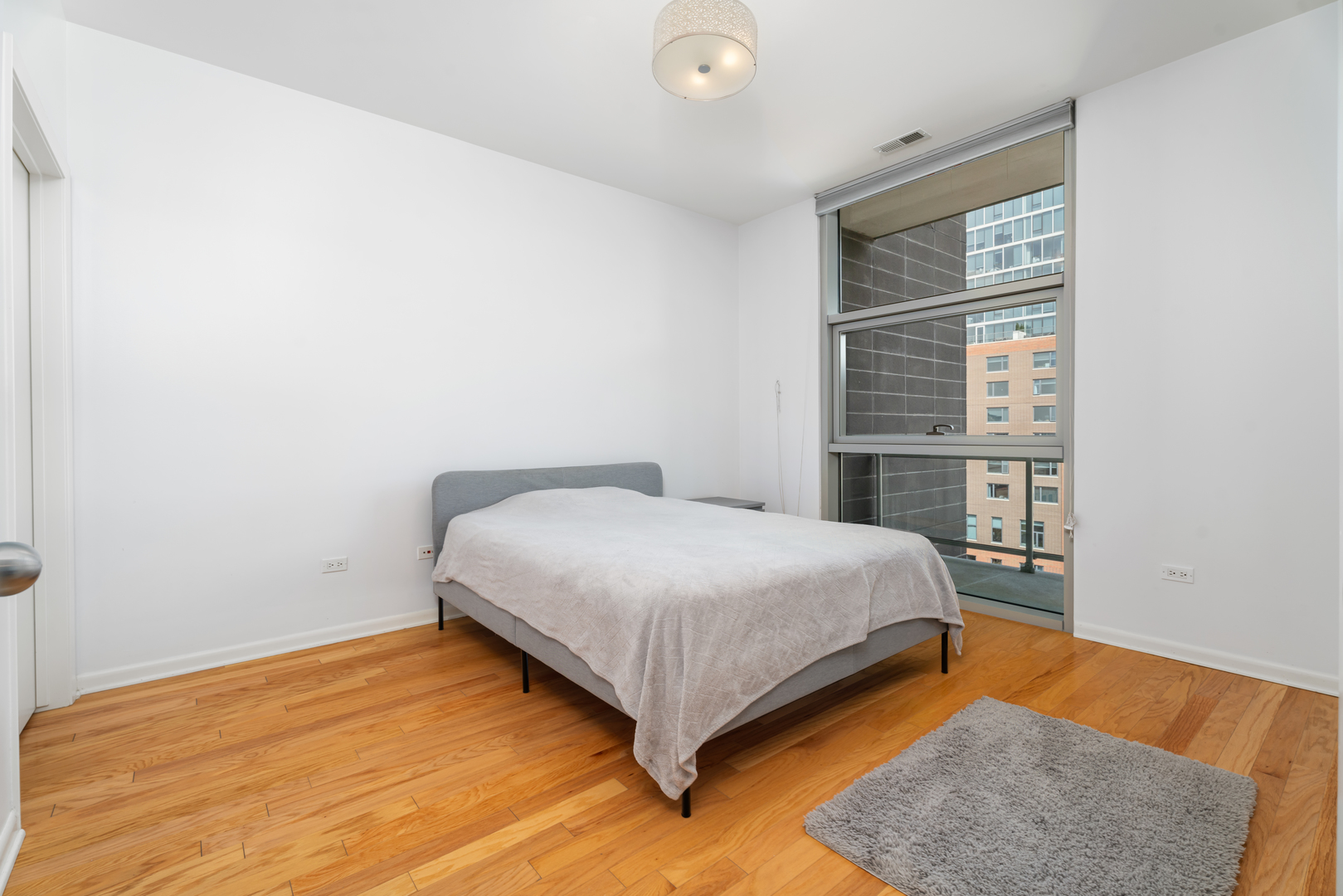 225 S Sangamon Street Unit: 802