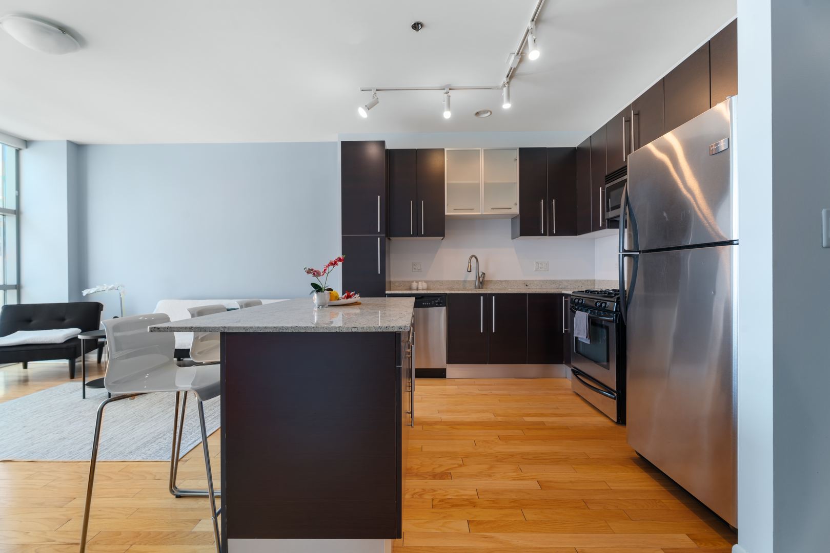 225 S Sangamon Street Unit: 802