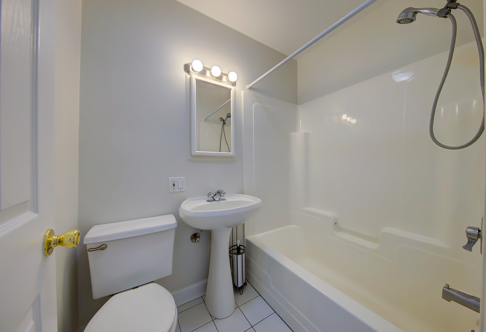 2428 W Carmen Avenue Unit: 2