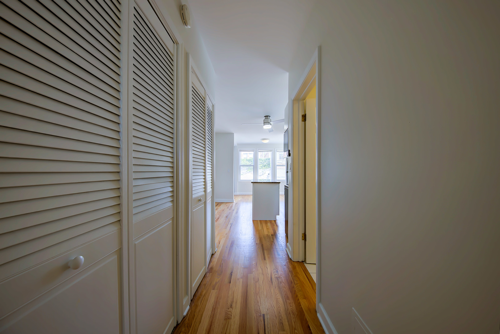 2428 W Carmen Avenue Unit: 2