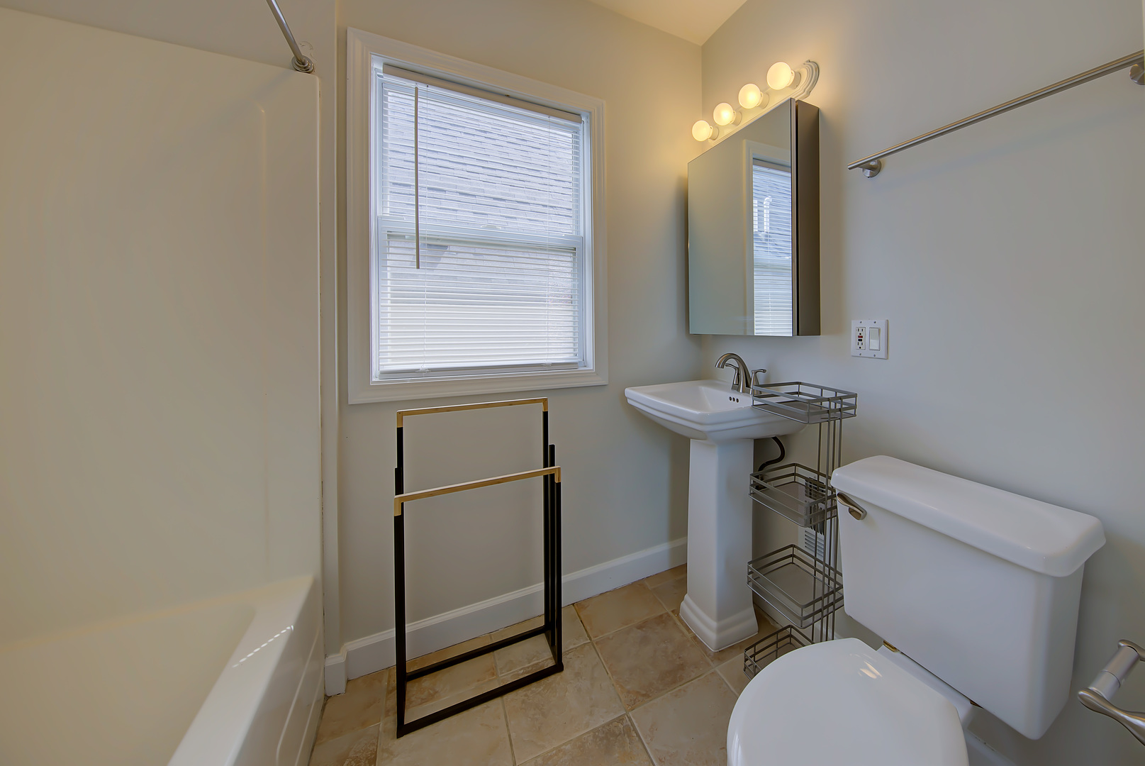 2428 W Carmen Avenue Unit: 2