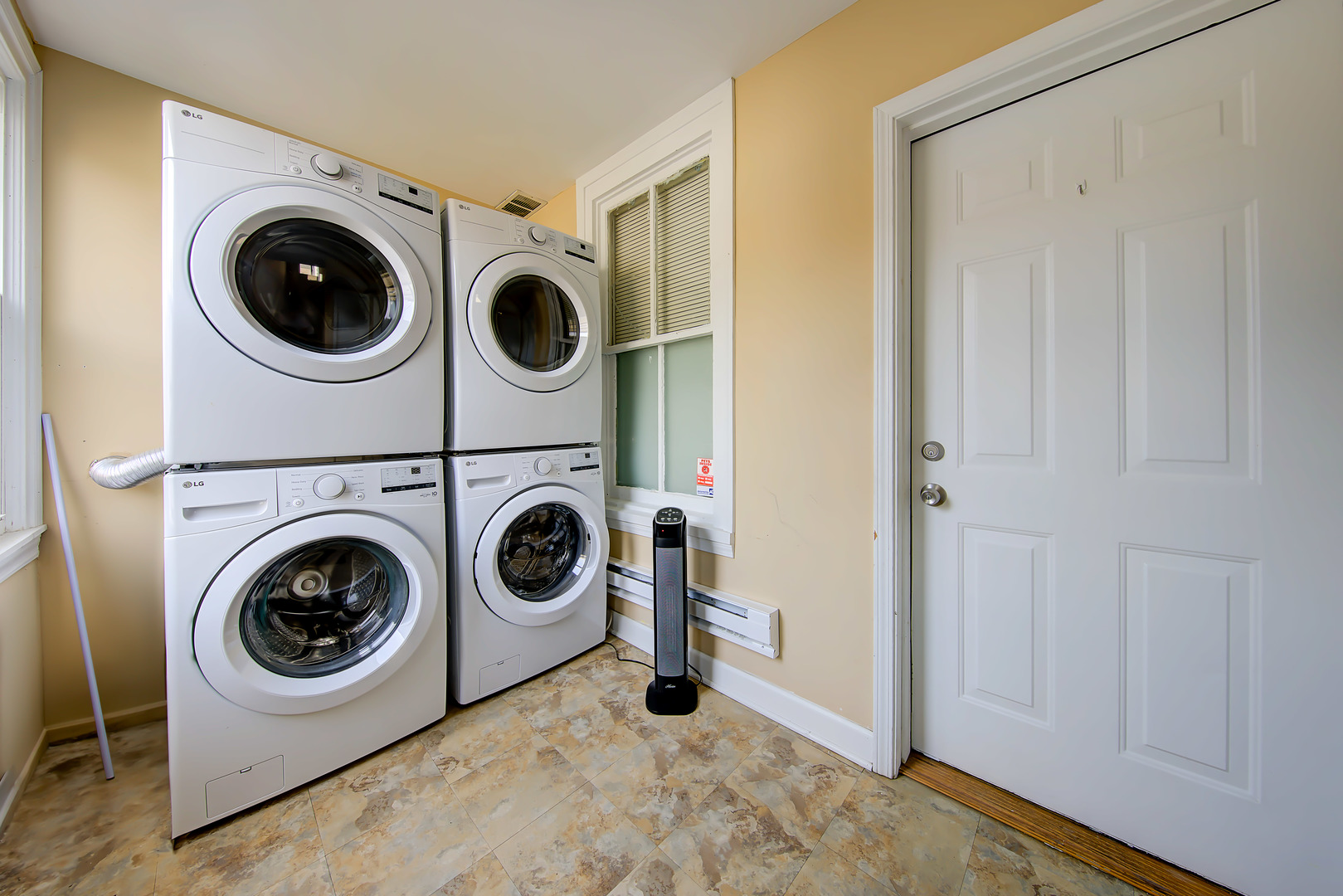 2428 W Carmen Avenue Unit: 2