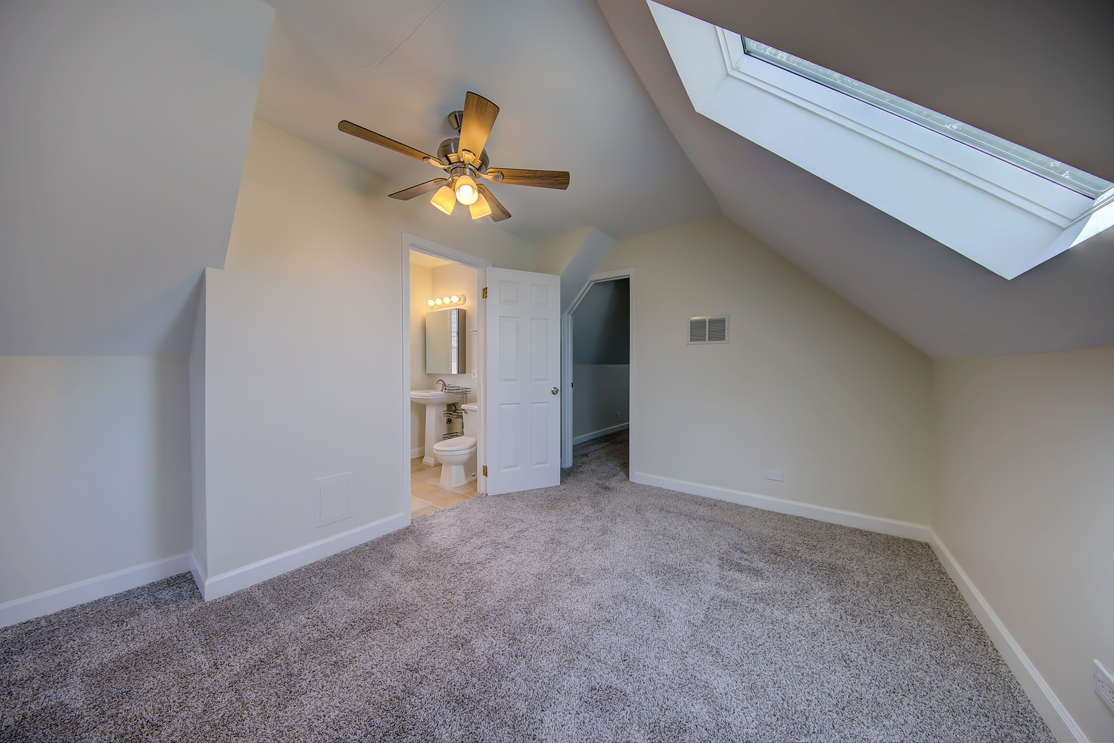 2428 W Carmen Avenue Unit: 2