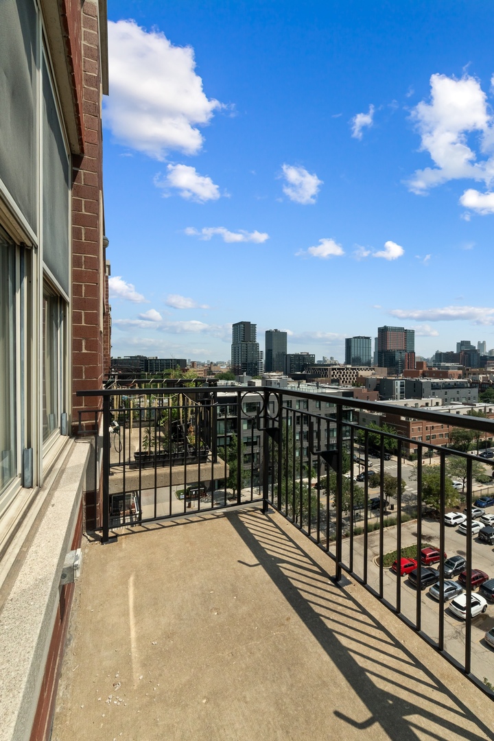 6 S Laflin Street Unit: 910