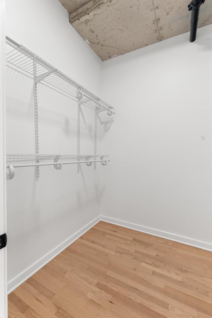 6 S Laflin Street Unit: 910
