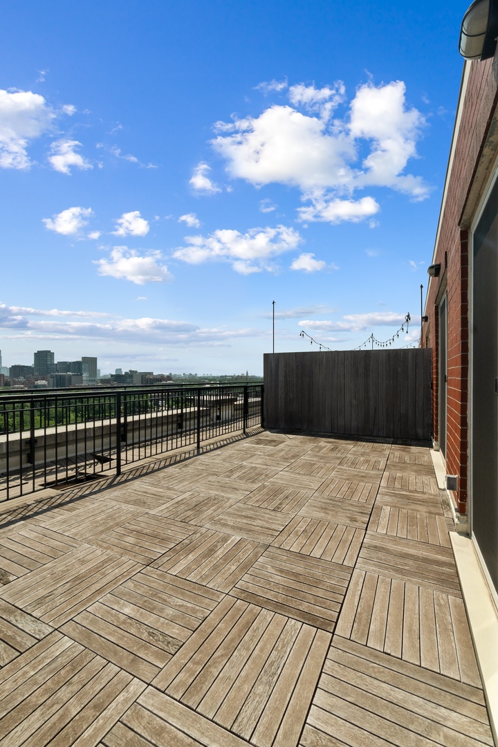 6 S Laflin Street Unit: 910