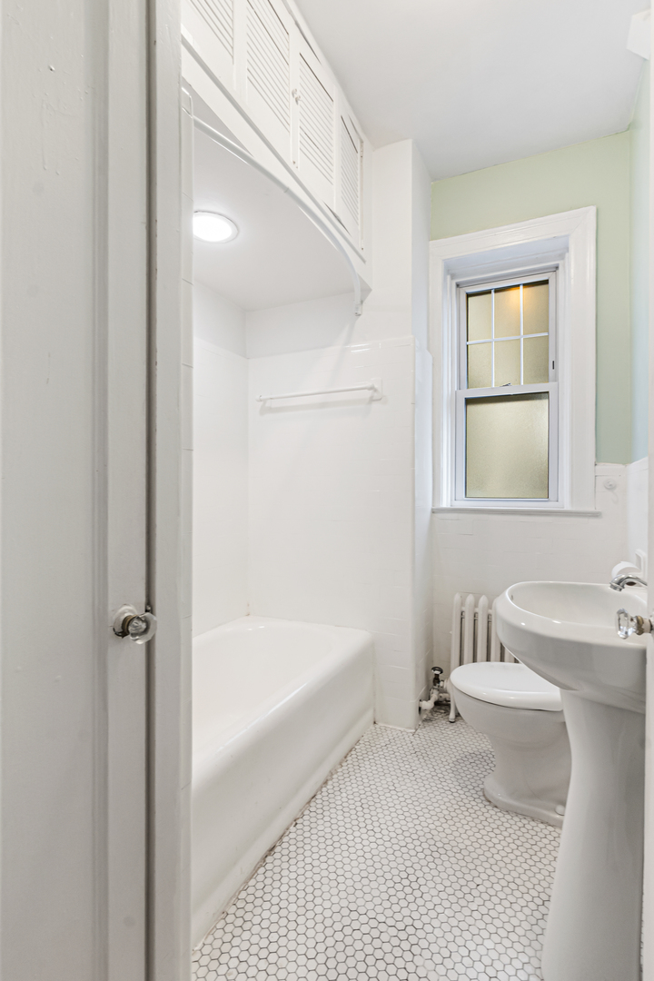 3520 N Lake Shore Drive Unit: 4P