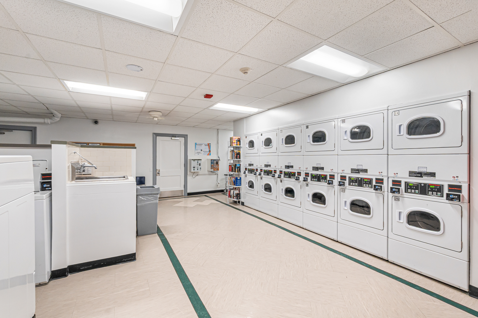 3520 N Lake Shore Drive Unit: 4P