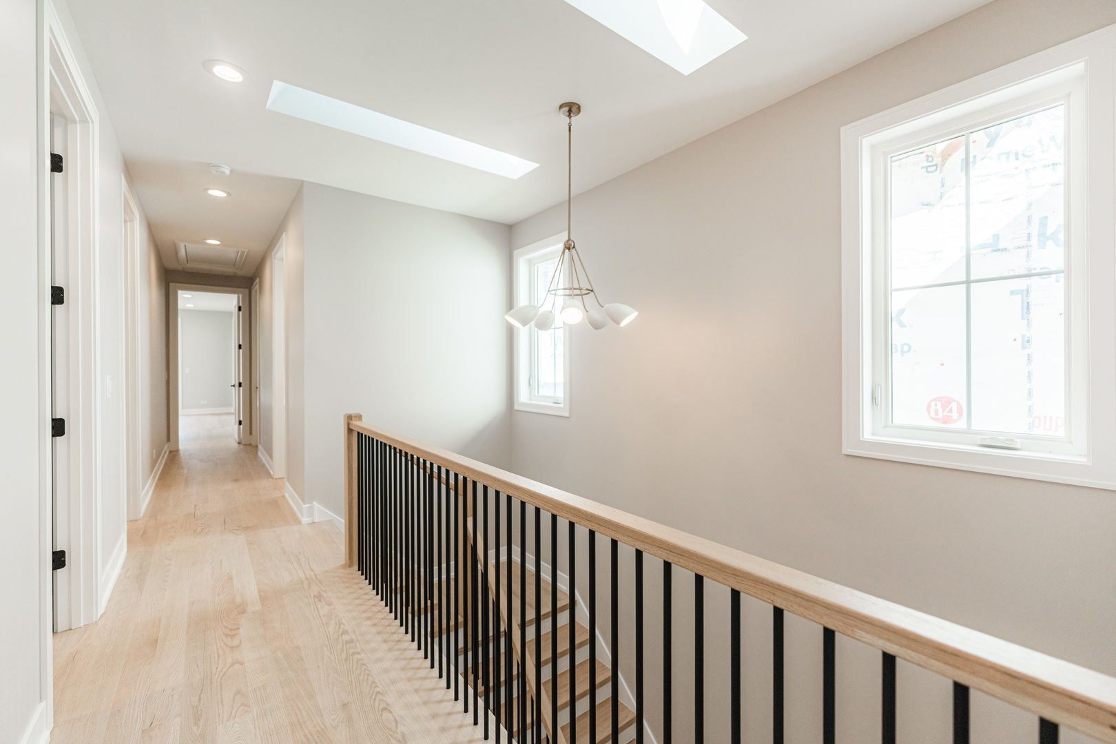 2218 W Oakdale Avenue