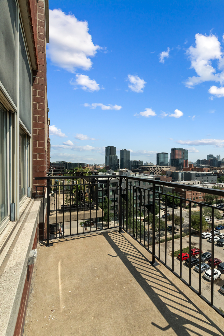6 S Laflin Street Unit: 910