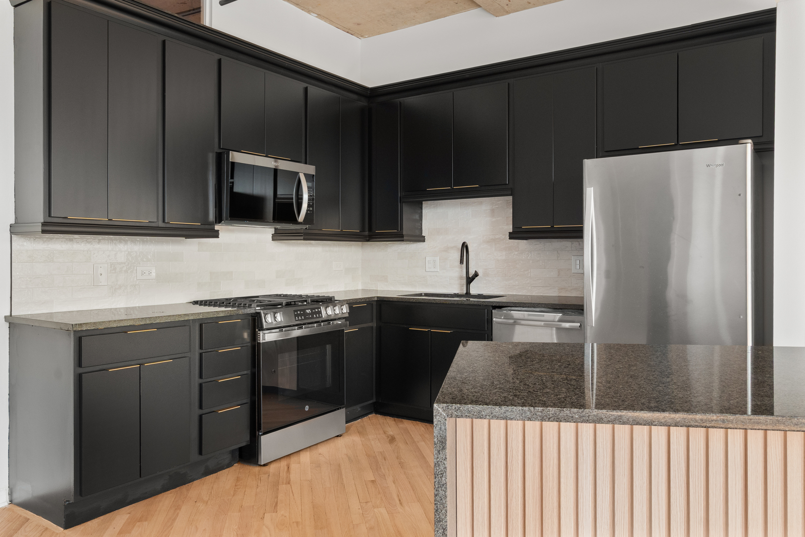 6 S Laflin Street Unit: 910