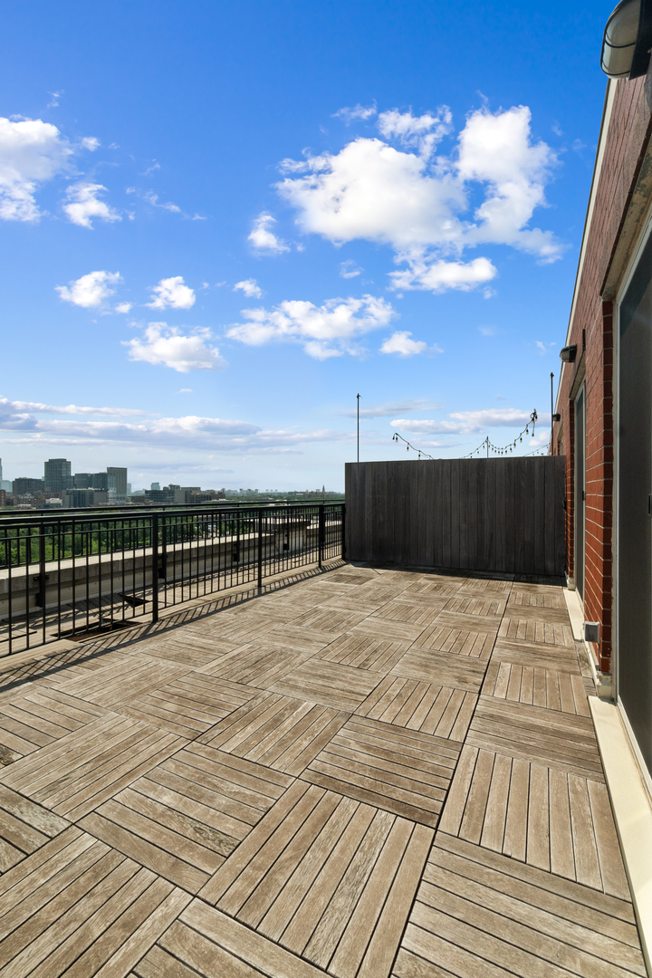 6 S Laflin Street Unit: 910