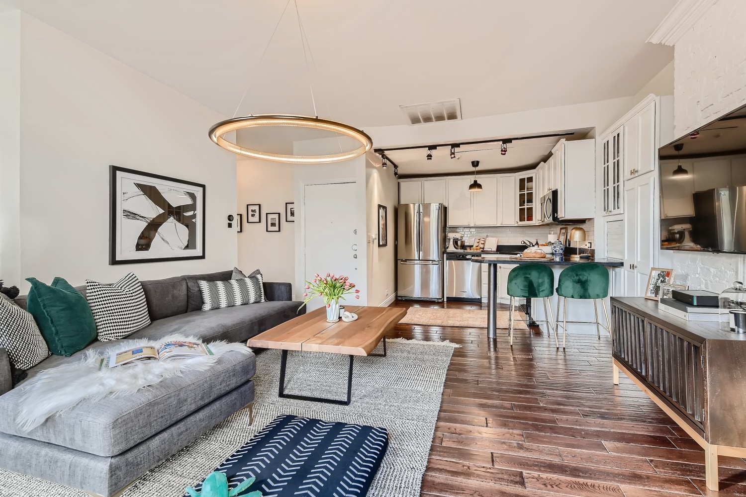 1003 N La Salle Drive Unit: 3