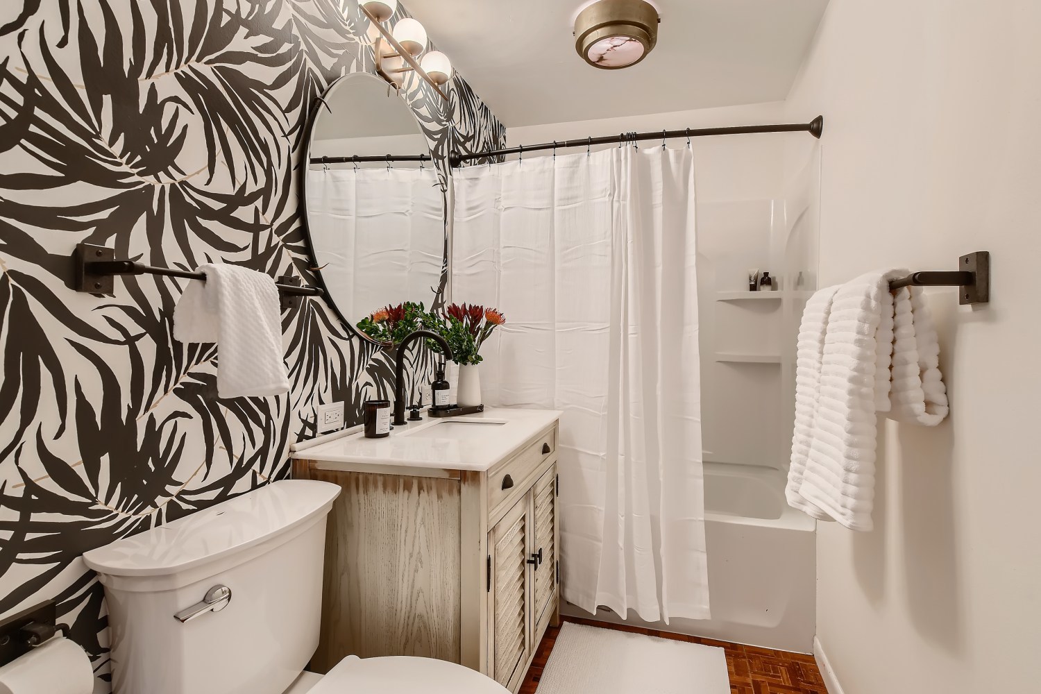 1003 N La Salle Drive Unit: 3