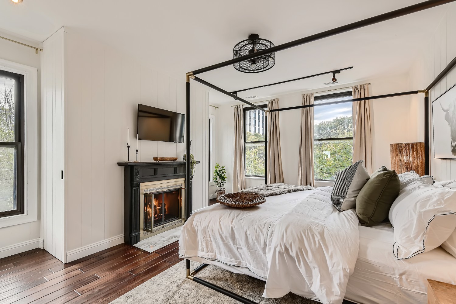 1003 N La Salle Drive Unit: 3