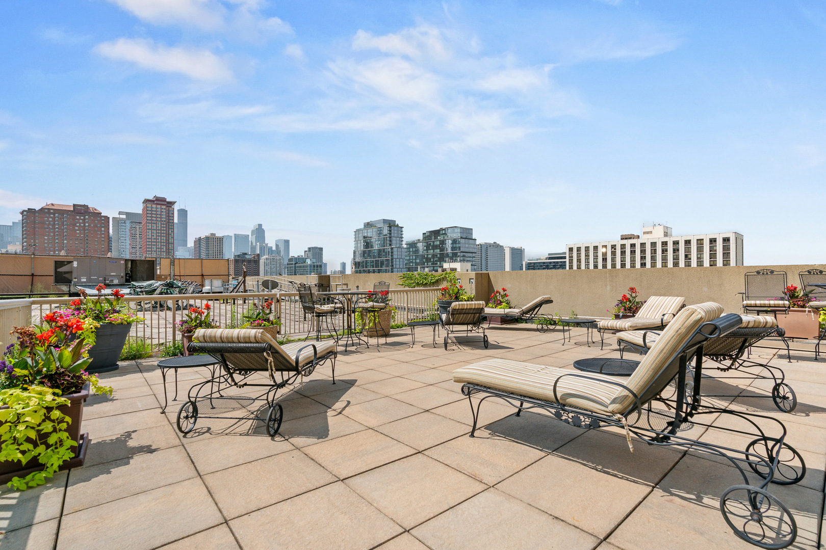 111 W Maple Street Unit: 1409