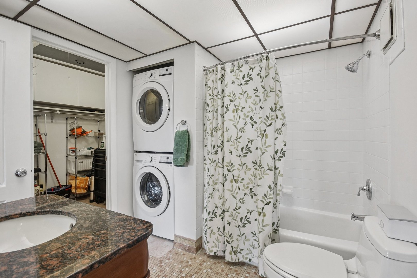 812 Thomas Avenue Unit: 5