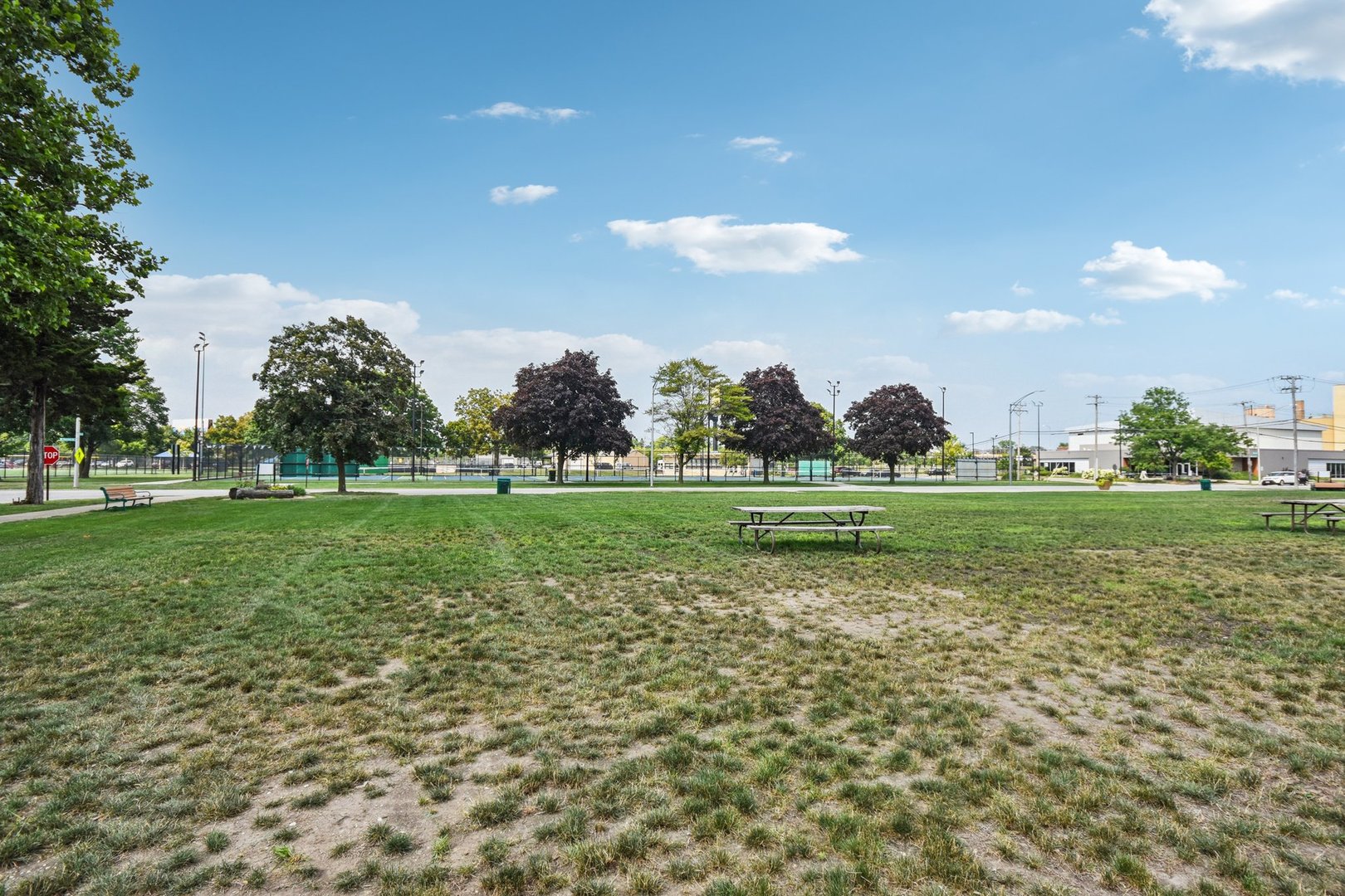 812 Thomas Avenue Unit: 5