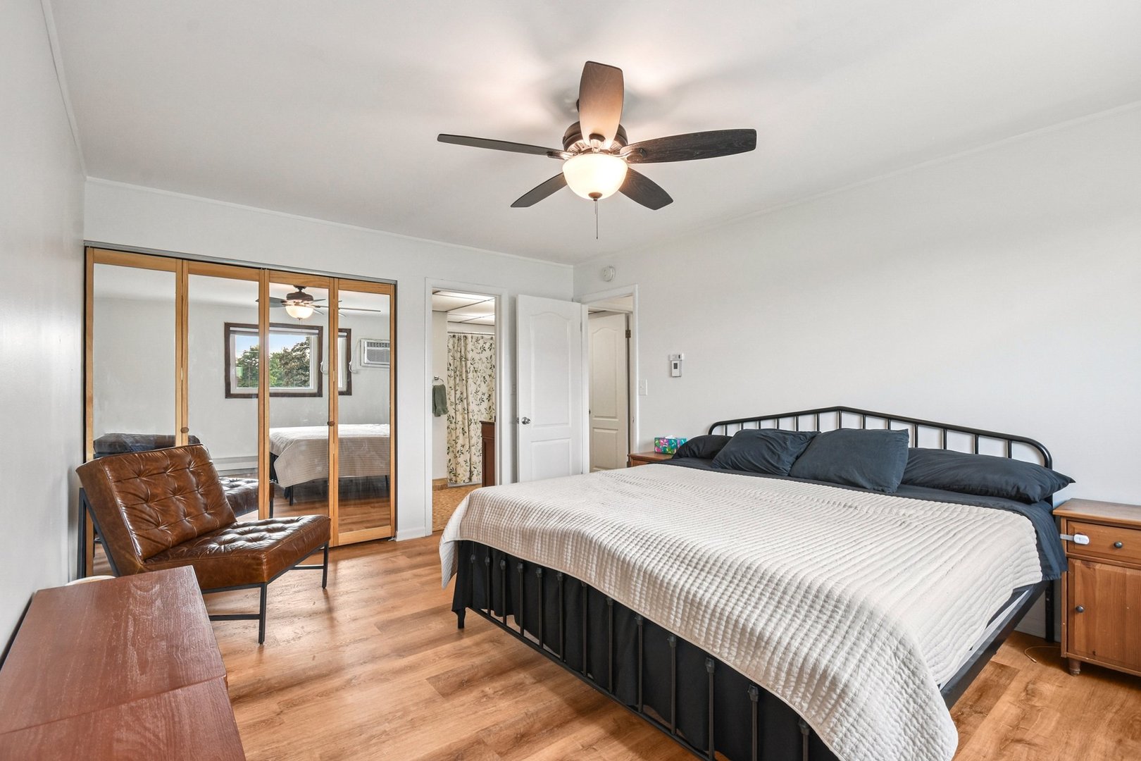 812 Thomas Avenue Unit: 5