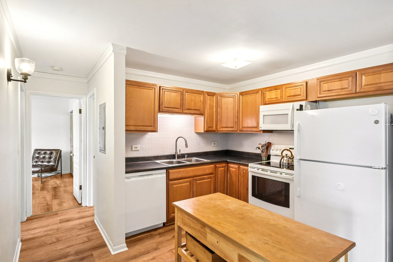 812 Thomas Avenue Unit: 5