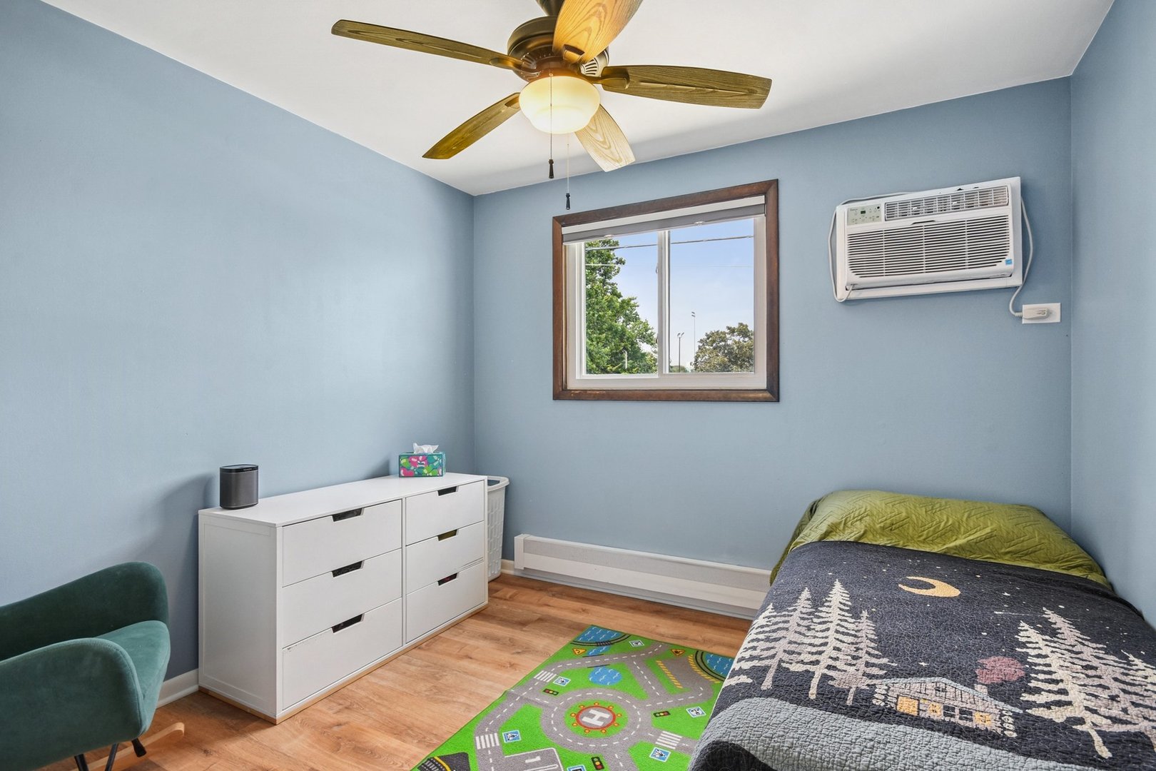 812 Thomas Avenue Unit: 5