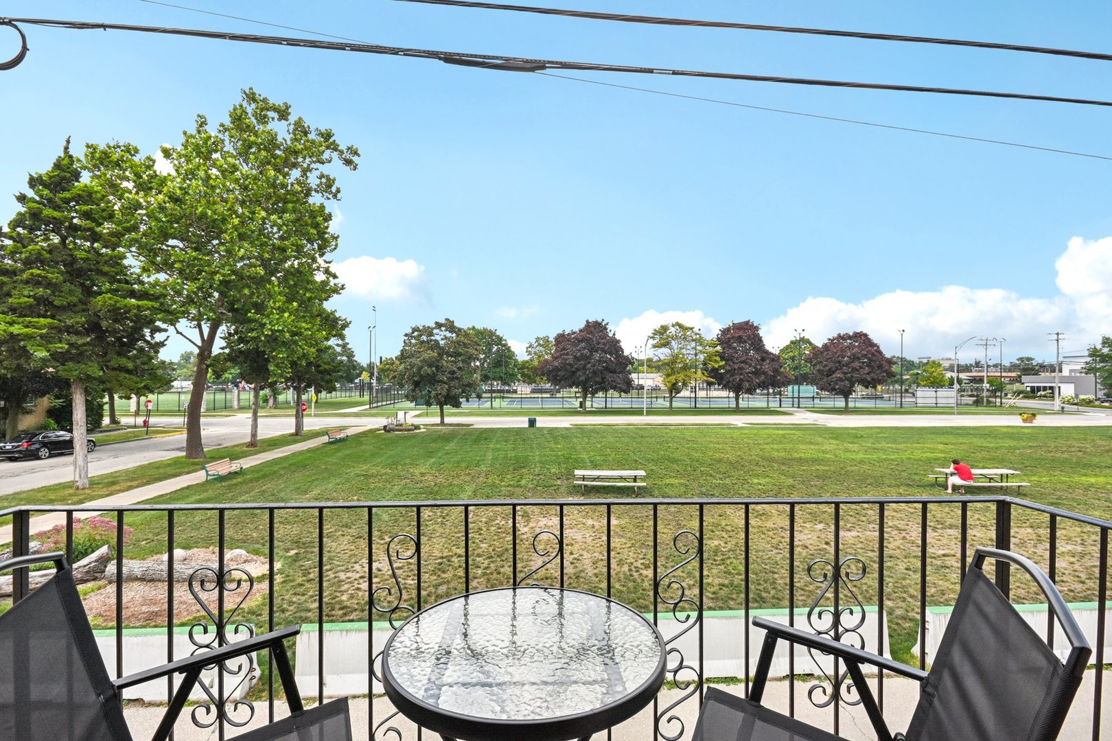 812 Thomas Avenue Unit: 5