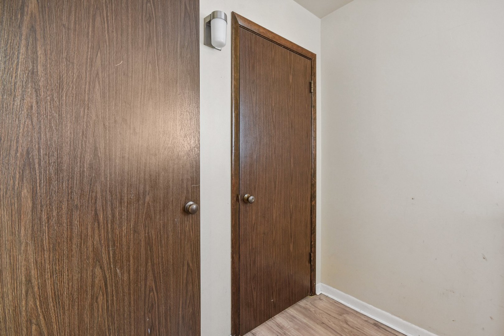 812 Thomas Avenue Unit: 5