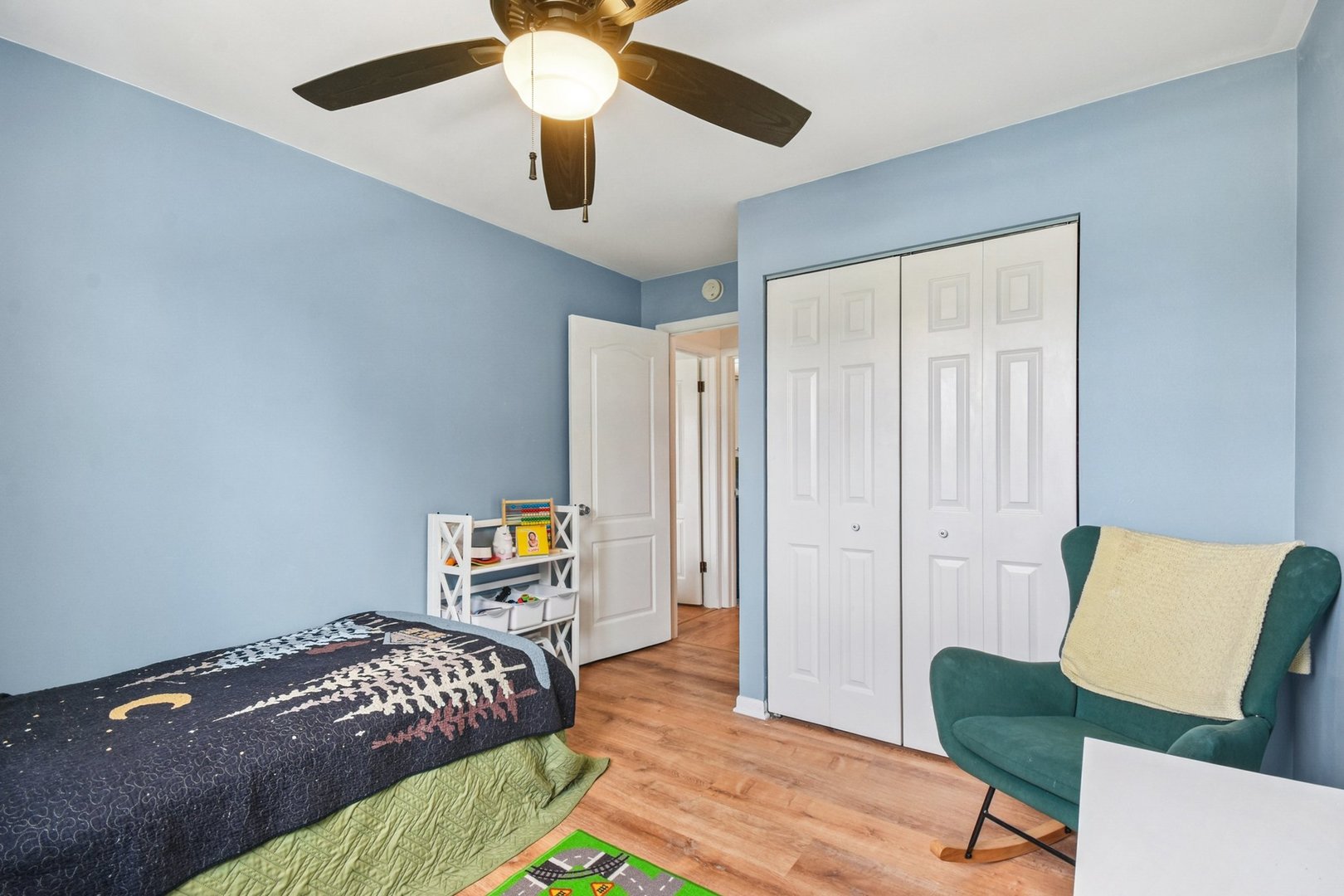 812 Thomas Avenue Unit: 5