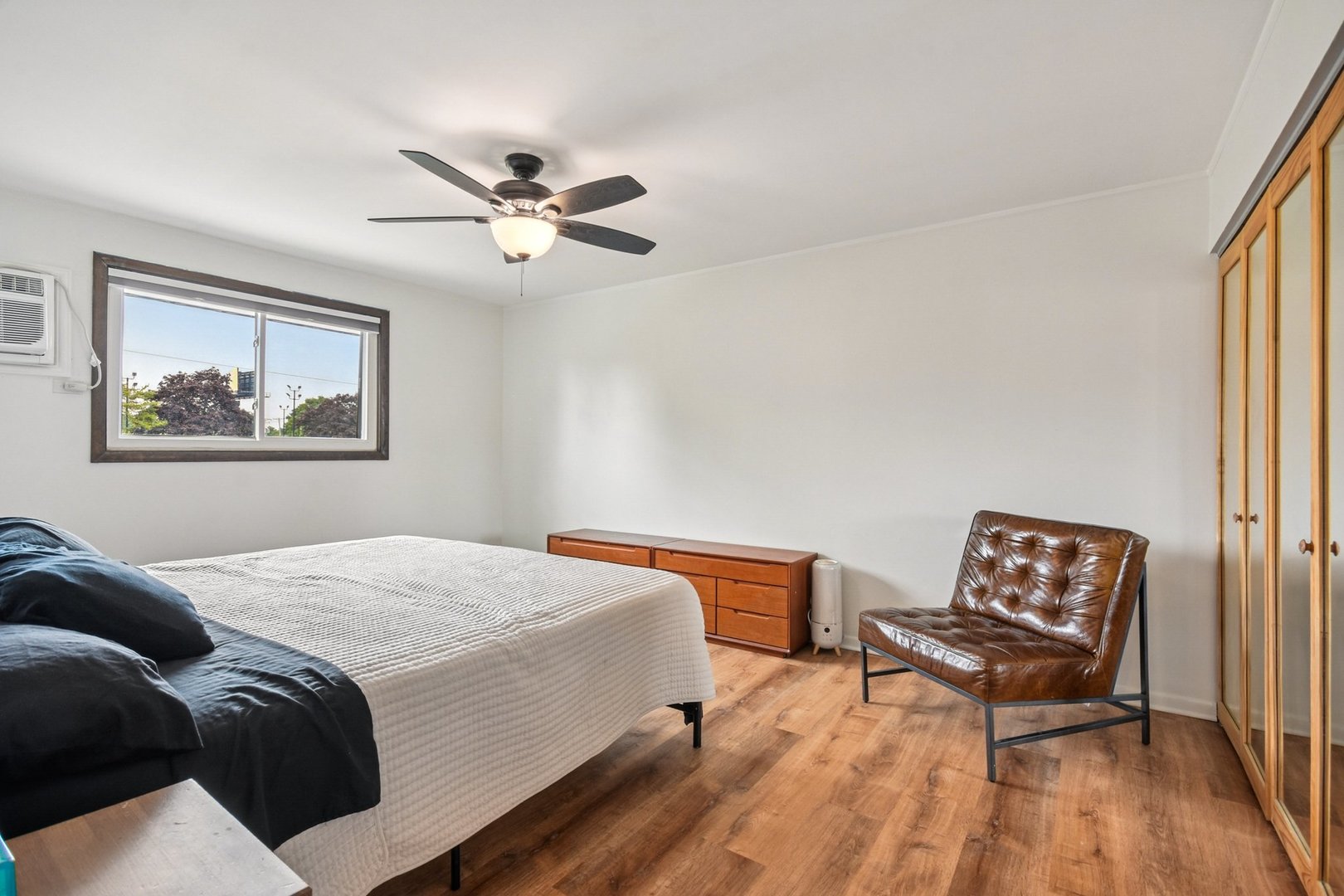 812 Thomas Avenue Unit: 5