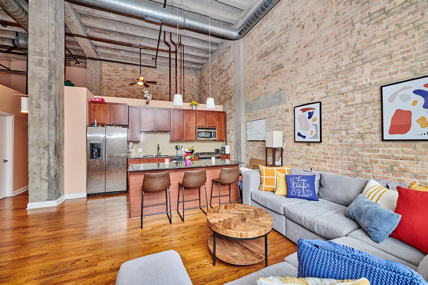 2545 S DEARBORN Street Unit: 323