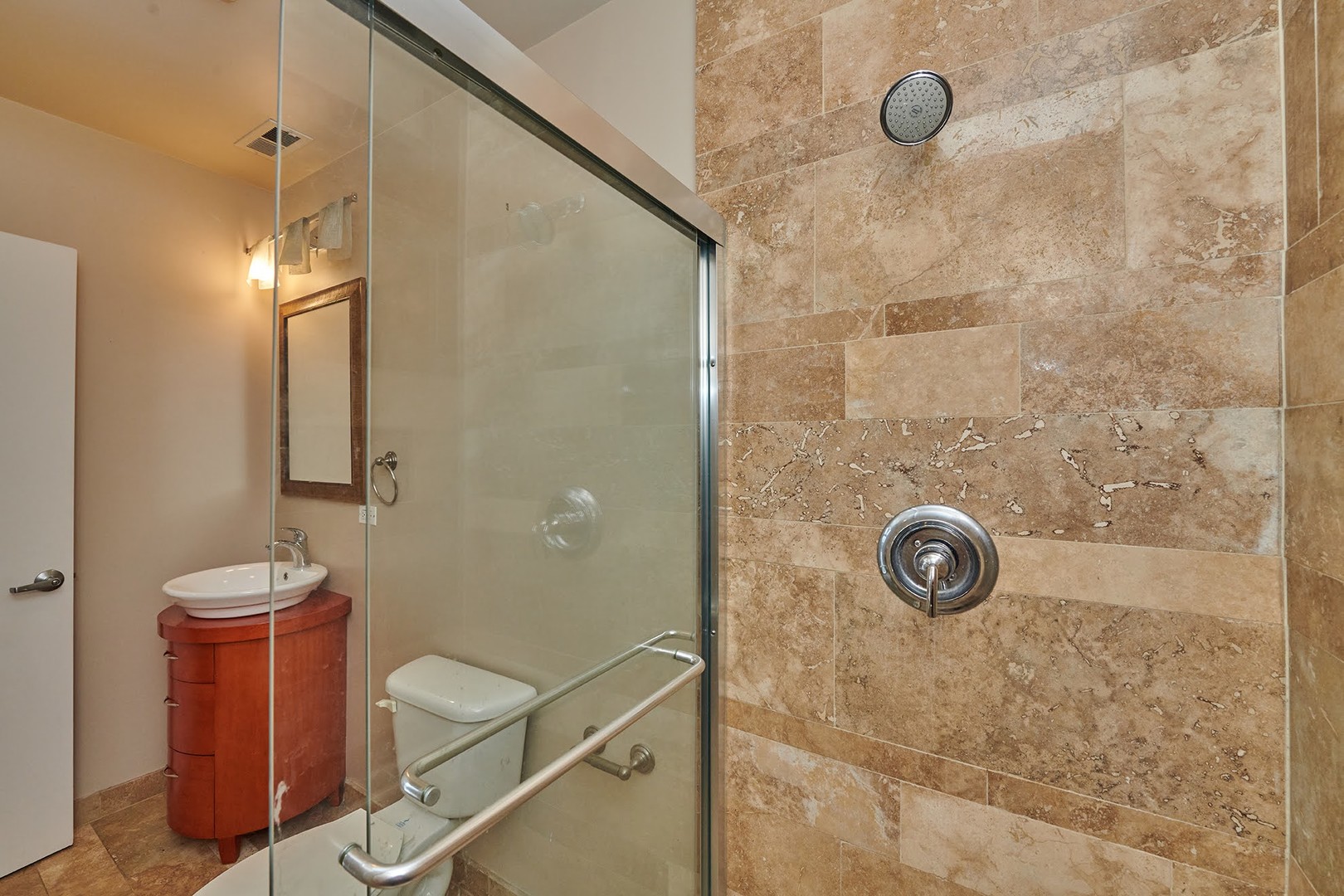 2545 S DEARBORN Street Unit: 323