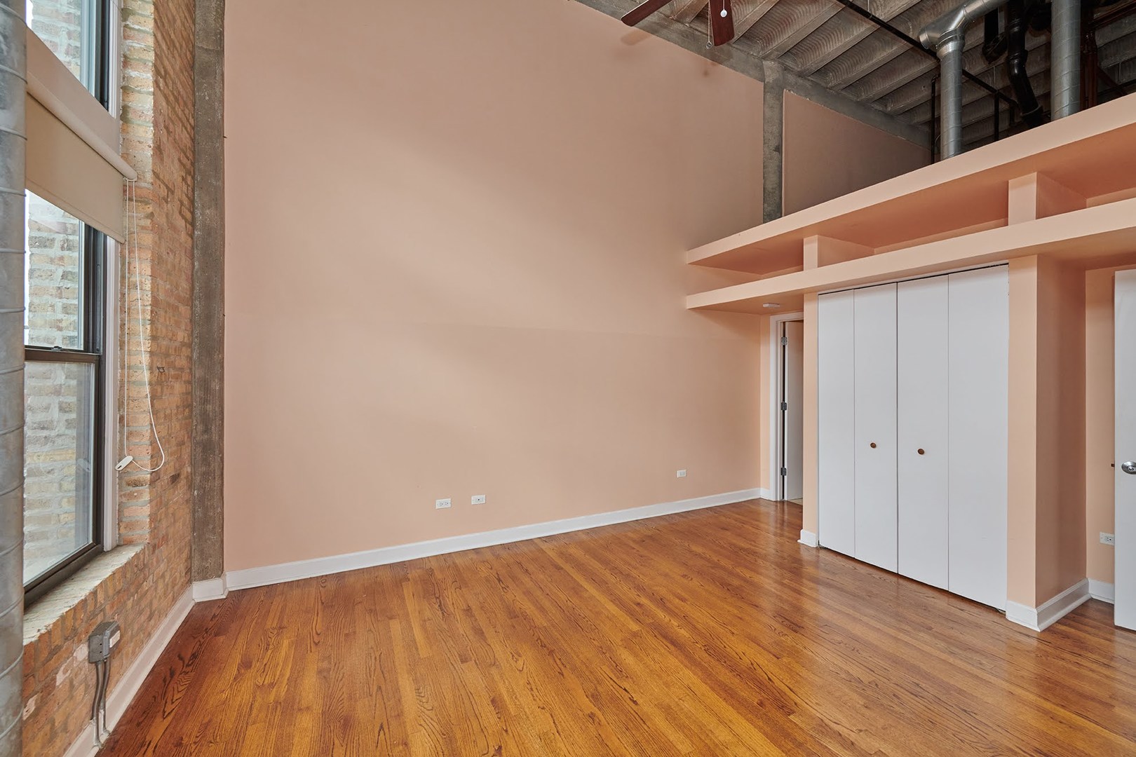2545 S DEARBORN Street Unit: 323